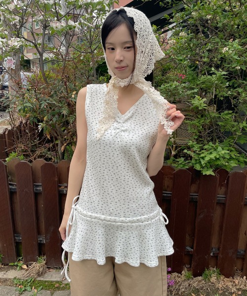 UNE MANSION（ユヌマンション）の「【UNE ORIGINAL】サイドストリングリボンラブリー ワッフルフラワーレイヤードノースリーブワンピース（タンクトップ・レディース・アイボリー/ベージュ/ネイビー・FREE）」の2枚目の写真