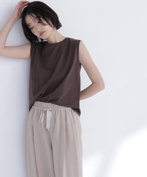 NATURAL BEAUTY BASIC（ナチュラルビューティーベーシック）の「メタルポイントノースリーブカットソ－（Tシャツ/カットソー・レディース・ダークブラウン/オフホワイト/チャコールグレー/ブラック・FREE）」の4枚目の写真