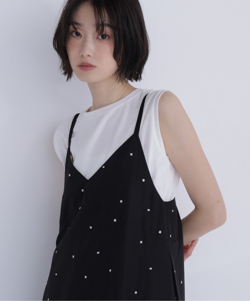 NATURAL BEAUTY BASIC（ナチュラルビューティーベーシック）の「メタルポイントノースリーブカットソ－（Tシャツ/カットソー・レディース・ダークブラウン/オフホワイト/チャコールグレー/ブラック・FREE）」の2枚目の写真