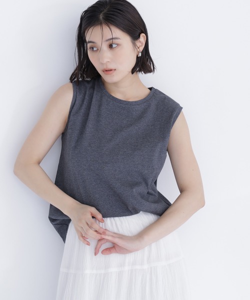NATURAL BEAUTY BASIC（ナチュラルビューティーベーシック）の「メタルポイントノースリーブカットソ－（Tシャツ/カットソー・レディース・ダークブラウン/オフホワイト/チャコールグレー/ブラック・FREE）」の3枚目の写真