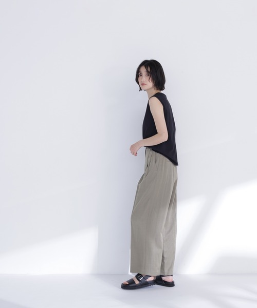 NATURAL BEAUTY BASIC（ナチュラルビューティーベーシック）の「メタルポイントノースリーブカットソ－（Tシャツ/カットソー・レディース・ダークブラウン/オフホワイト/チャコールグレー/ブラック・FREE）」の15枚目の写真