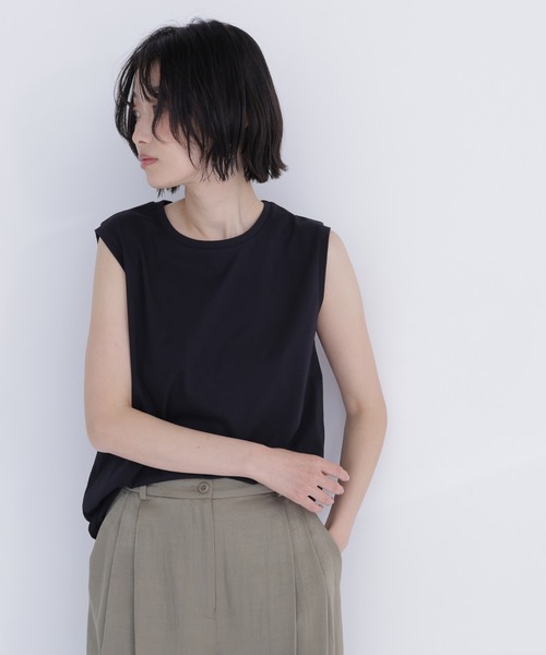 NATURAL BEAUTY BASIC（ナチュラルビューティーベーシック）の「メタルポイントノースリーブカットソ－（Tシャツ/カットソー・レディース・ダークブラウン/オフホワイト/チャコールグレー/ブラック・FREE）」の16枚目の写真