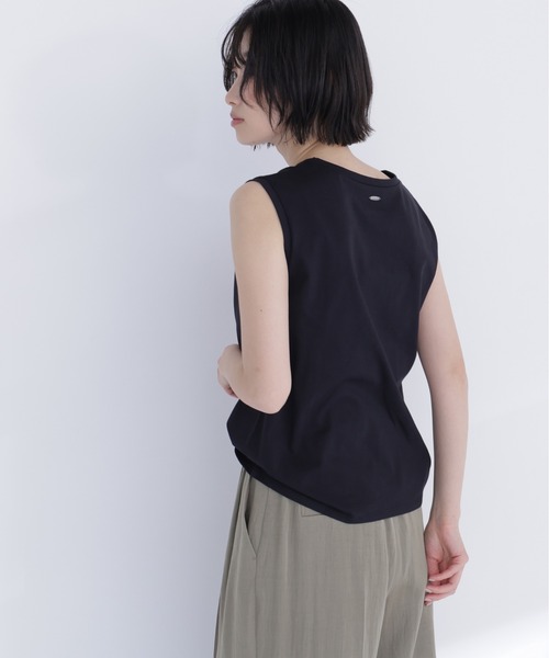 NATURAL BEAUTY BASIC（ナチュラルビューティーベーシック）の「メタルポイントノースリーブカットソ－（Tシャツ/カットソー・レディース・ダークブラウン/オフホワイト/チャコールグレー/ブラック・FREE）」の18枚目の写真