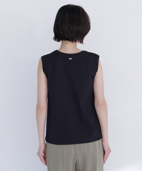 NATURAL BEAUTY BASIC（ナチュラルビューティーベーシック）の「メタルポイントノースリーブカットソ－（Tシャツ/カットソー・レディース・ダークブラウン/オフホワイト/チャコールグレー/ブラック・FREE）」の21枚目の写真
