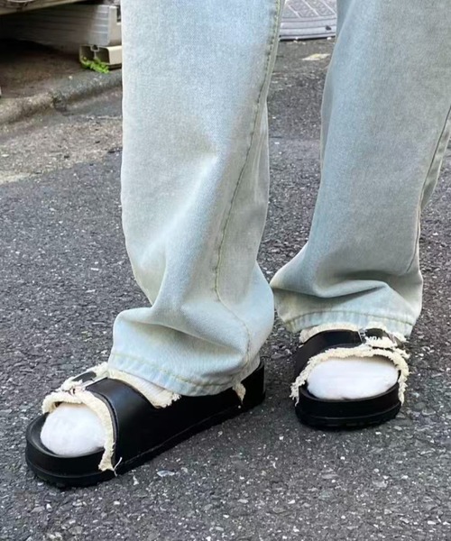 mebole(メボレ)の「ダブルベルトフラットサンダル(サンダル・レディース・ホワイト/ブラック・SMALL/MEDIUM/LARGE)」の12枚目の写真