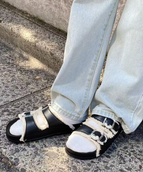 mebole(メボレ)の「ダブルベルトフラットサンダル(サンダル・レディース・ホワイト/ブラック・SMALL/MEDIUM/LARGE)」の17枚目の写真