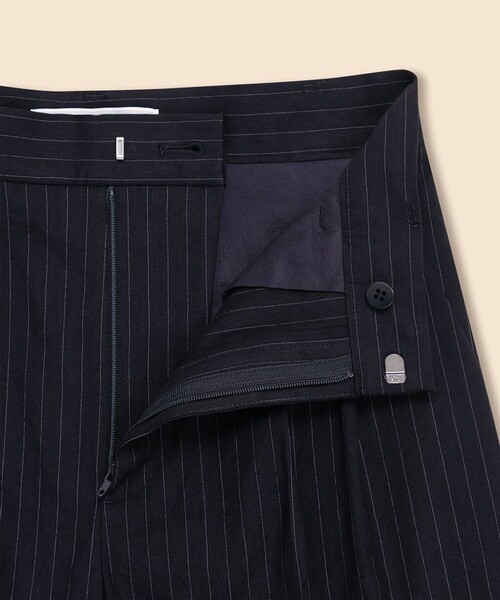BROOKS BROTHERS(ブルックスブラザーズ)の「リネンブレンド ピンストライプ プリーテッド ワイドレッグパンツ(スラックス・レディース・ネイビー・0/2/4/6)」の4枚目の写真