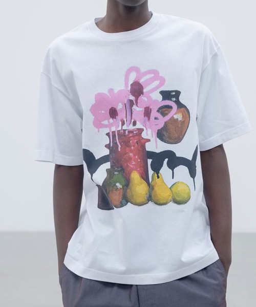 uniform experiment（ユニフォームエクスペリメント）の「【uniform experiment/ユニフォームエクスペリメント】MICHAEL CHERNO: RED VASE TEE（Tシャツ/カットソー・メンズ・ホワイト/ブラック・1/2）」の9枚目の写真