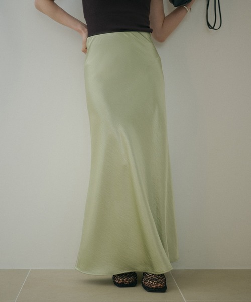 LAULEN（ローレン）の「satin narrow flare long skirt /サテンナローフレアロングスカート（スカート・レディース・アイボリー/ライトグリーン/ラベンダー・S/M）」の3枚目の写真
