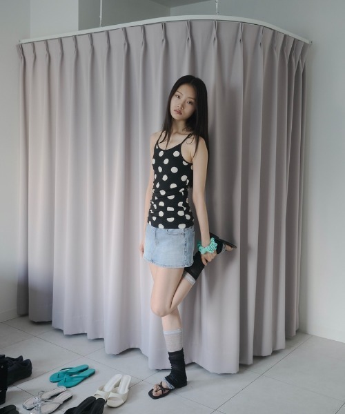 FEKETE(フェケテ)の「polka camisole / ドットキャミソール(キャミソール・レディース・ブラック/ホワイト・LARGE/MEDIUM/SMALL)」の17枚目の写真