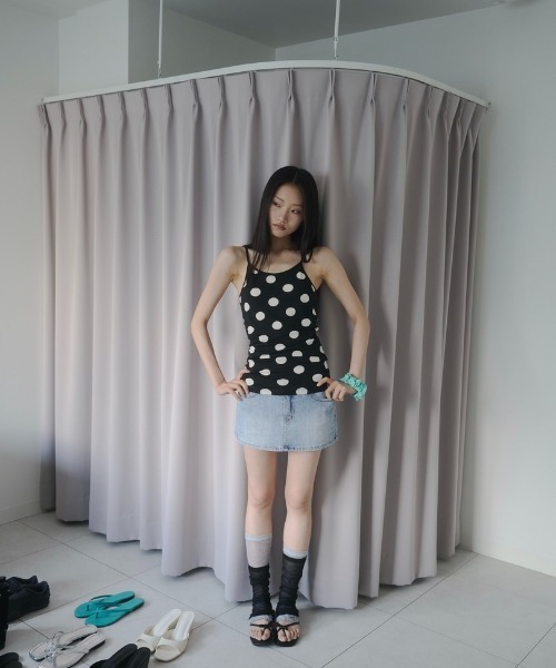 FEKETE(フェケテ)の「polka camisole / ドットキャミソール(キャミソール・レディース・ブラック/ホワイト・LARGE/MEDIUM/SMALL)」の18枚目の写真