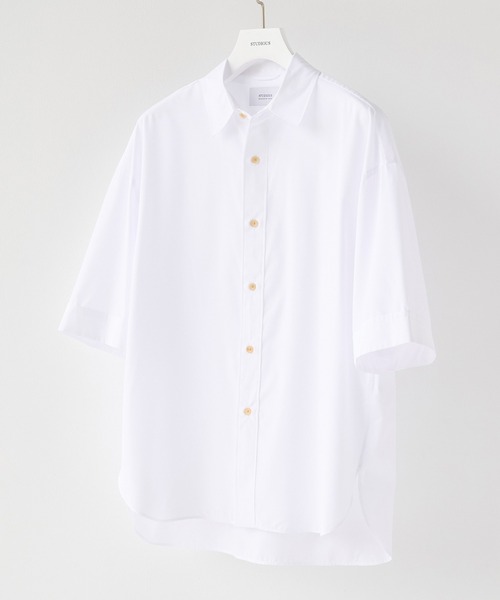 STUDIOUS(ステュディオス)の「【STUDIOUS】竹からできた素材 BAMBOO RAYON SHIRTS(シャツ/ブラウス・メンズ・ダークグレー/ブラック/ストライプ/ホワイト・2/1)」の2枚目の写真