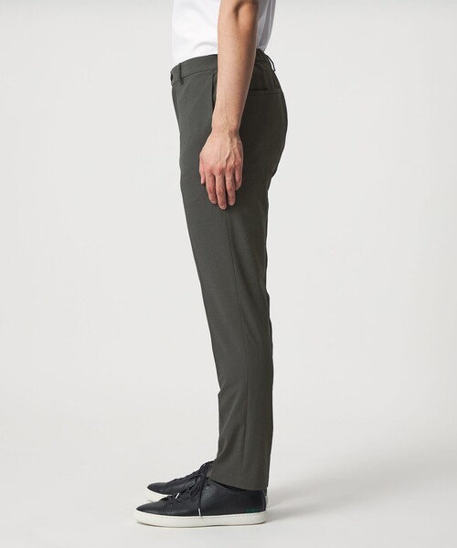 UNITED ARROWS(ユナイテッドアローズ)の「ライトサッカー ノープリーツ テーパードパンツ UA COZY ウォッシャブル 2WAYストレッチ(スラックス・メンズ・オリーブ/ネイビー・L/XL/M/S/XXL)」の13枚目の写真