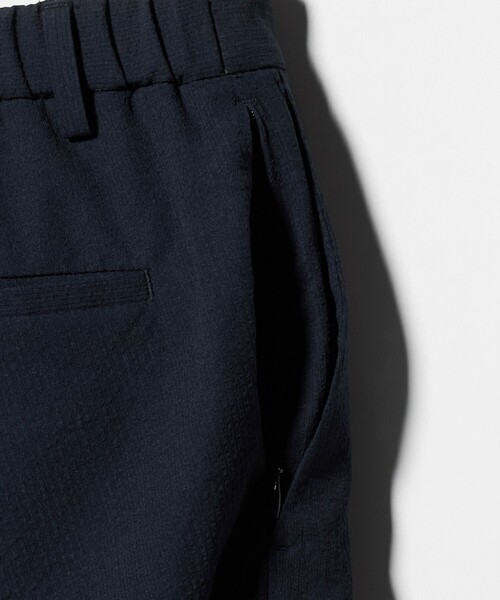 UNITED ARROWS(ユナイテッドアローズ)の「ライトサッカー ノープリーツ テーパードパンツ UA COZY ウォッシャブル 2WAYストレッチ(スラックス・メンズ・オリーブ/ネイビー・L/XL/M/S/XXL)」の19枚目の写真