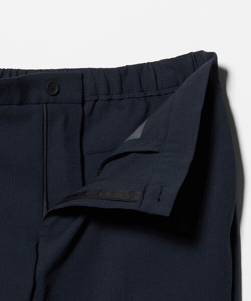 UNITED ARROWS(ユナイテッドアローズ)の「ライトサッカー ノープリーツ テーパードパンツ UA COZY ウォッシャブル 2WAYストレッチ(スラックス・メンズ・オリーブ/ネイビー・L/XL/M/S/XXL)」の21枚目の写真