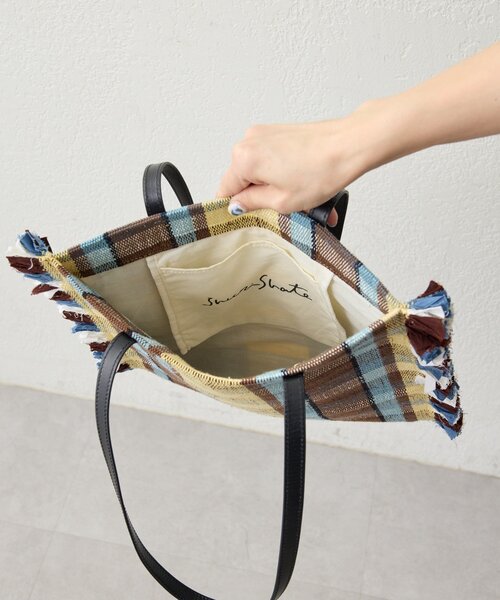 ear PAPILLONNER(イアパピヨネ)の「【Jhuri Shate (ジュリシャテ)】ラグトートバッグ(トートバッグ・レディース・ピンク/ブルー/ブラック・FREE)」の10枚目の写真