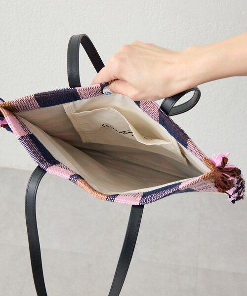 ear PAPILLONNER(イアパピヨネ)の「【Jhuri Shate (ジュリシャテ)】ラグトートバッグ(トートバッグ・レディース・ピンク/ブルー/ブラック・FREE)」の20枚目の写真