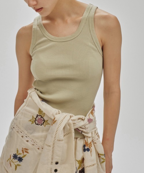 TODAYFUL（トゥデイフル）の「[TODAYFUL/トゥデイフル] シームレス リブタンクトップ（タンクトップ・レディース・ピンク/レッド/ミント・F）」の4枚目の写真