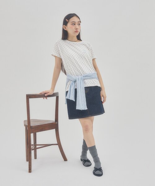 DISCOAT(ディスコート)の「【umm.】ドット刺繍ロゴ半袖Tシャツ(Tシャツ/カットソー・レディース・オフホワイト/ブラック・FREE)」の14枚目の写真