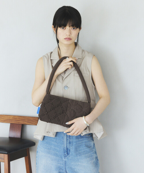 Firsthand(ファーストハンド)の「Firsthand/ファーストハンド フラワーキルト パッチワーク ワンハンドルバッグ(ハンドバッグ・レディース・ブラック/ネイビー/ブラウン/ホワイト・ONE SIZE)」の11枚目の写真