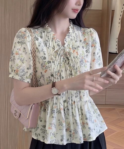 AMAJI(アマジ)の「コットン 花柄 フリル リボン シャツ(シャツ/ブラウス・レディース・マルチ・XX-LARGE/X-LARGE/LARGE)」の1枚目の写真