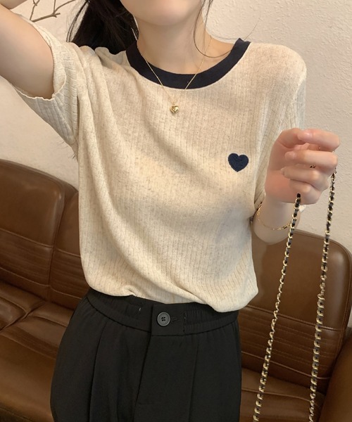 LAFFMO(ラフモ)の「ハート刺繍バイカラーリブTシャツ(Tシャツ/カットソー・レディース・ベージュ/ネイビー・F)」の8枚目の写真