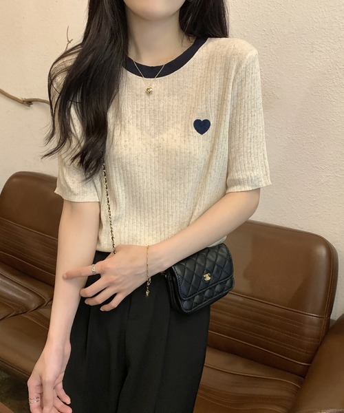 LAFFMO(ラフモ)の「ハート刺繍バイカラーリブTシャツ(Tシャツ/カットソー・レディース・ベージュ/ネイビー・F)」の12枚目の写真