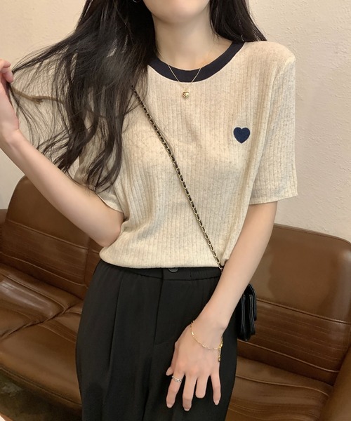 LAFFMO(ラフモ)の「ハート刺繍バイカラーリブTシャツ(Tシャツ/カットソー・レディース・ベージュ/ネイビー・F)」の13枚目の写真
