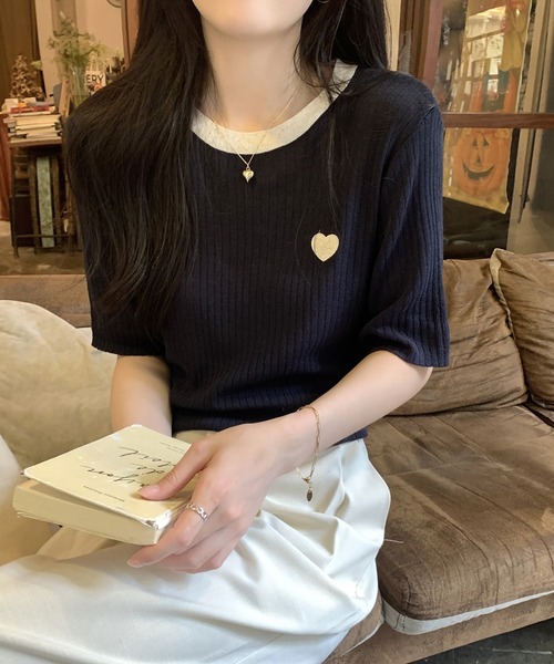 LAFFMO(ラフモ)の「ハート刺繍バイカラーリブTシャツ(Tシャツ/カットソー・レディース・ベージュ/ネイビー・F)」の4枚目の写真