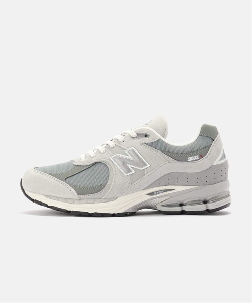 NEW BALANCE(ニューバランス)の「New Balance M2002RXJ(スニーカー・メンズ・チャコールグレー・23cm/23.5cm/24cm/24.5cm/25cm/25.5cm/26cm/26.5cm/27cm/27.5cm/28cm)」の1枚目の写真
