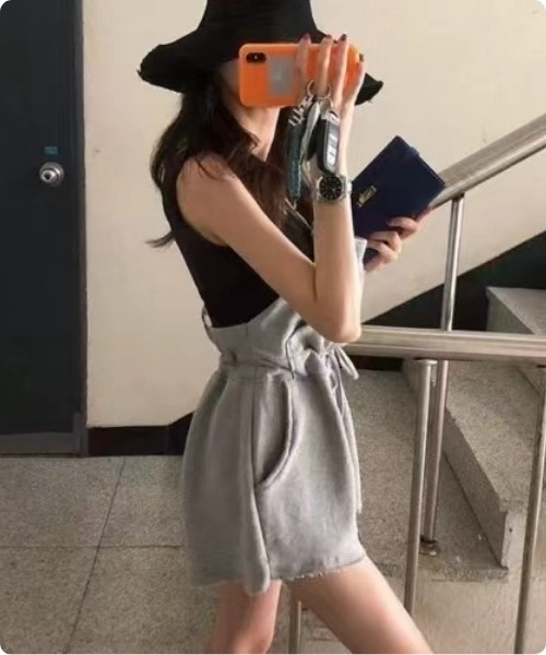 I.O.E（アイオイ）の「[韓国ファッション] カジュアルスウェット オールインワン（サロペット/オーバーオール・レディース・グレー/ブラック・FREE）」の5枚目の写真