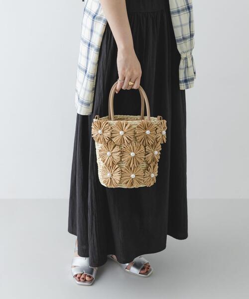 RODE SKO(ロデスコ)の「フラワーモチーフ雑材2WAYバッグ(ショルダーバッグ・レディース・ブラック/ベージュ・-)」の22枚目の写真