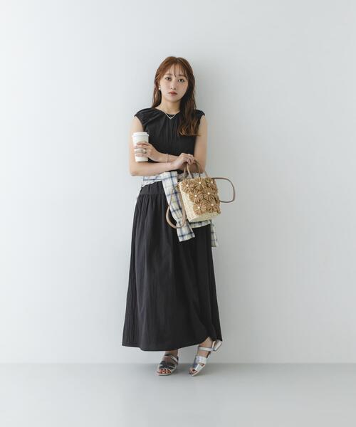 RODE SKO(ロデスコ)の「フラワーモチーフ雑材2WAYバッグ(かごバッグ・レディース・ブラック/ベージュ・-)」の9枚目の写真