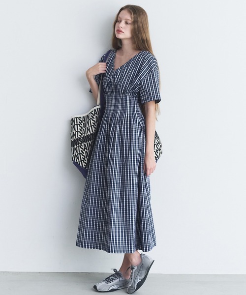LE CIEL BLEU(ルシェルブルー)の「チェックラウンドフォームドレス / Checkered Round Form Dress(ワンピース・レディース・ライトブルー/ネイビー・36)」の15枚目の写真
