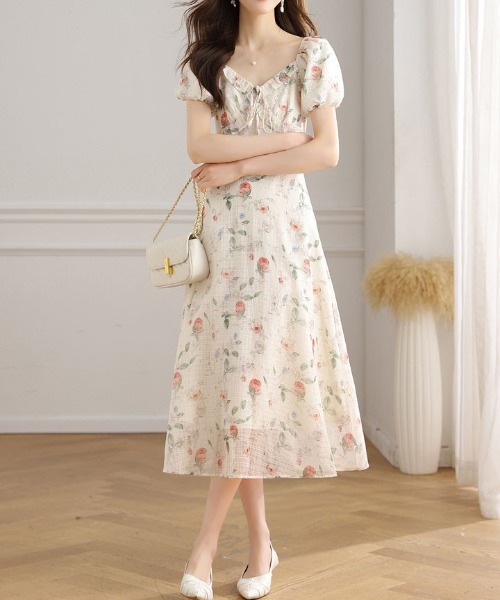 &soiree(アンドソワレ)の「ボタニカルチェックシアーワンピース(ワンピース・レディース・オフホワイト・SMALL/MEDIUM/LARGE/X-LARGE)」の2枚目の写真