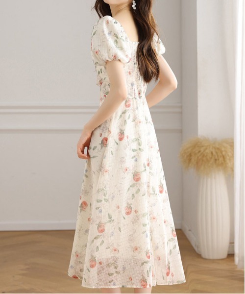&soiree(アンドソワレ)の「ボタニカルチェックシアーワンピース(ワンピース・レディース・オフホワイト・SMALL/MEDIUM/LARGE/X-LARGE)」の3枚目の写真
