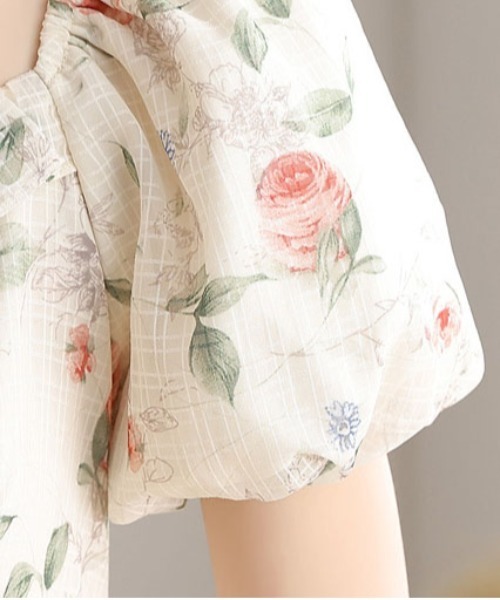 &soiree(アンドソワレ)の「ボタニカルチェックシアーワンピース(ワンピース・レディース・オフホワイト・SMALL/MEDIUM/LARGE/X-LARGE)」の6枚目の写真