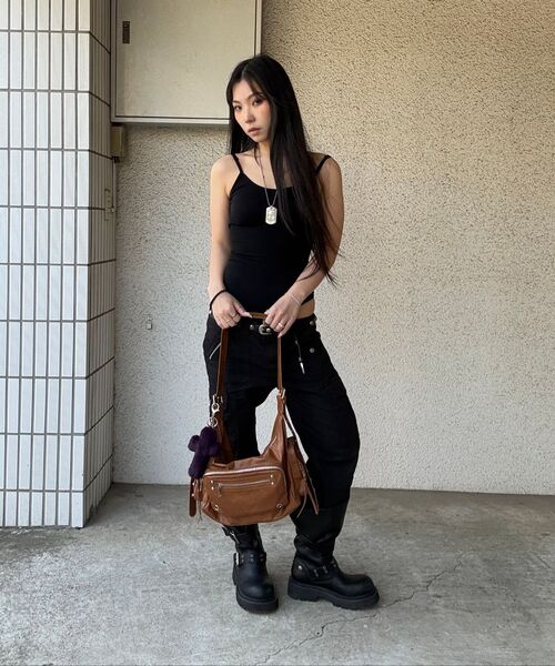 BLACKPURPLE（ブラックパープル）の「マキシマルコバッグ_アッシュカーキ Maxi Marco Bag_Ash Khaki（ショルダーバッグ・レディース・カーキ・FREE）」の13枚目の写真