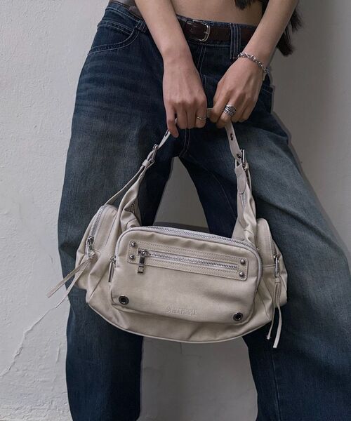 BLACKPURPLE（ブラックパープル）の「マキシマルコバッグ_アッシュカーキ Maxi Marco Bag_Ash Khaki（ショルダーバッグ・レディース・カーキ・FREE）」の17枚目の写真