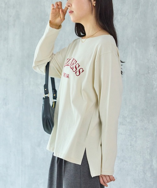 LAVEANGE（ラビアンジェ）の「フロッキーロゴプリントロンT｜綿100％/大人カジュアル/裾前後差/長袖（Tシャツ/カットソー・レディース・レッド/オフホワイト/ミント・M/5L/3L/4L/LL）」の8枚目の写真