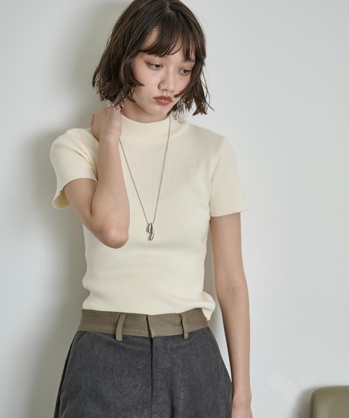 THE YOn(ザヨン)の「ハーフスリーブモックネックニットトップス(ニット/セーター・レディース・ブラック/ホワイト×ブラック/ブラウン/アイボリー・FREE)」の20枚目の写真