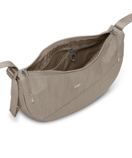 NIKE(ナイキ)の「ナイキ オーラ クレセント クレセント クロスボディバッグ (4L) / Nike Aura Crescent Crossbody Bag (4L) HQ4370-236 Cream II(ボディバッグ/ウエストポーチ・メンズ・ブラウン系その他2・ONE SIZE)」の6枚目の写真