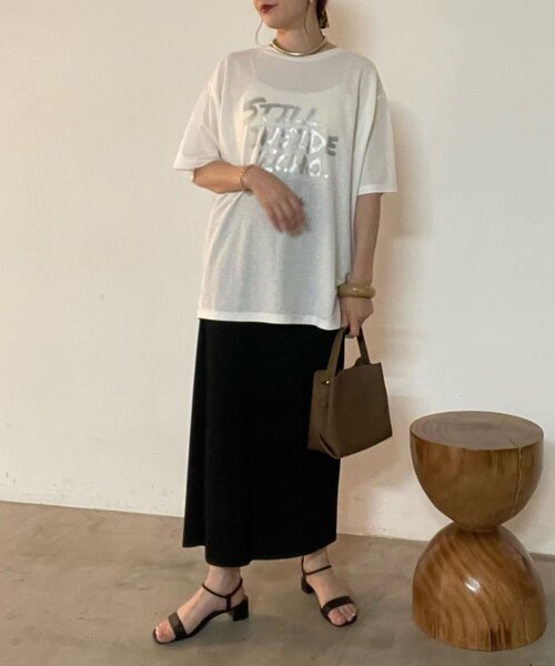 Remind me and forever(リマインドミーアンドフォーエバー)の「【接触冷感ひんやりタッチ】【WEB限定】箔3段プリントTシャツ(Tシャツ/カットソー・レディース・チャコールグレー/ブラック/オフホワイト・FREE)」の5枚目の写真