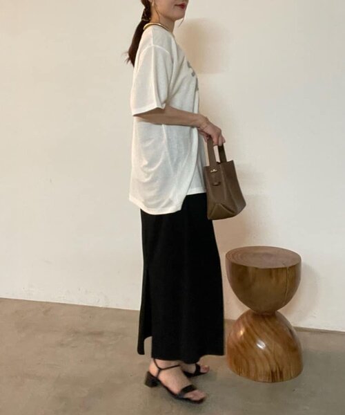 Remind me and forever(リマインドミーアンドフォーエバー)の「【接触冷感ひんやりタッチ】【WEB限定】箔3段プリントTシャツ(Tシャツ/カットソー・レディース・チャコールグレー/ブラック/オフホワイト・FREE)」の6枚目の写真