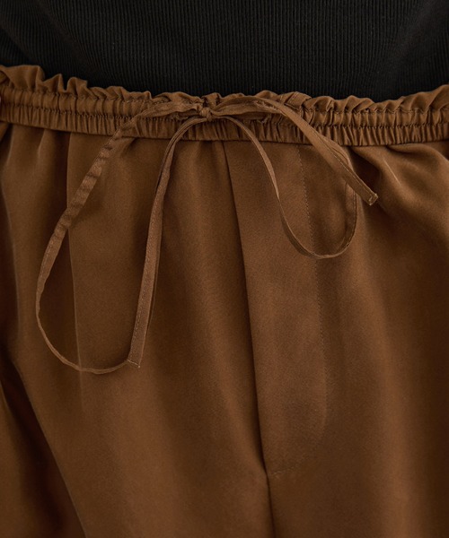 SALON adam et rope'（サロン アダム エ ロペ）の「GENTLE SILK パンツ / セットアップ対応・新色追加（シャツ/ブラウス・レディース・ブラック/ブラウン・S/M）」の19枚目の写真