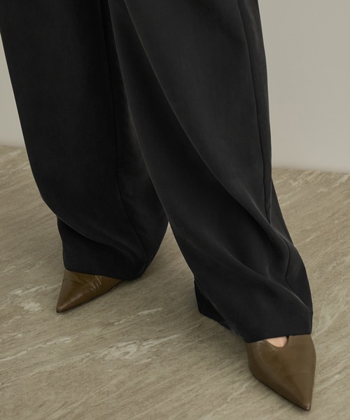 SALON adam et rope'（サロン アダム エ ロペ）の「GENTLE SILK パンツ / セットアップ対応・新色追加（シャツ/ブラウス・レディース・ブラック/ブラウン・S/M）」の14枚目の写真