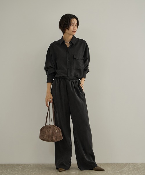SALON adam et rope'（サロン アダム エ ロペ）の「GENTLE SILK パンツ / セットアップ対応・新色追加（シャツ/ブラウス・レディース・ブラック/ブラウン・S/M）」の16枚目の写真
