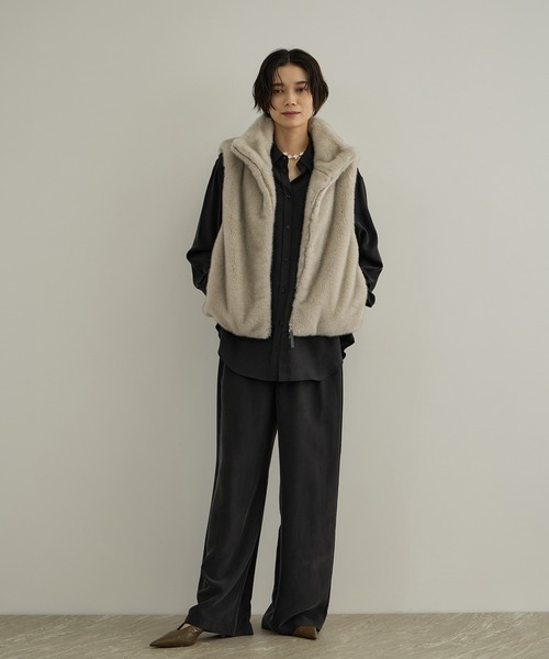 SALON adam et rope'（サロン アダム エ ロペ）の「GENTLE SILK パンツ / セットアップ対応・新色追加（シャツ/ブラウス・レディース・ブラック/ブラウン・S/M）」の6枚目の写真