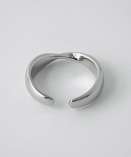 NOEL(ノエル)の「Twist Ring #016 フリーサイズリング(リング・レディース・シルバー・FREE)」の4枚目の写真