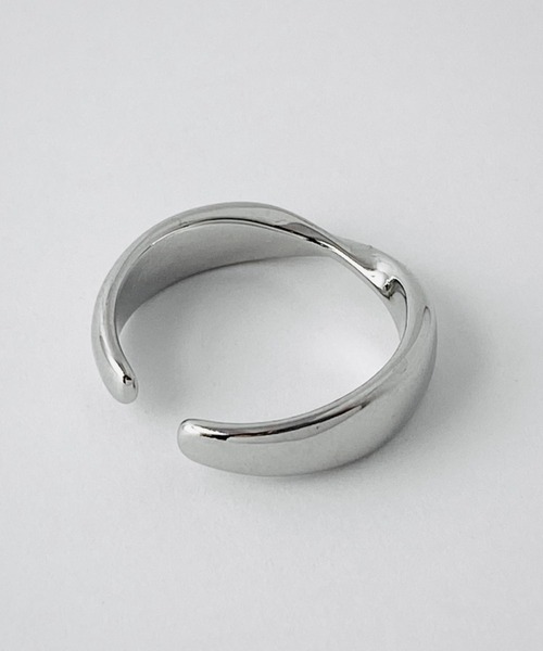 NOEL(ノエル)の「Twist Ring #016 フリーサイズリング(リング・レディース・シルバー・FREE)」の5枚目の写真